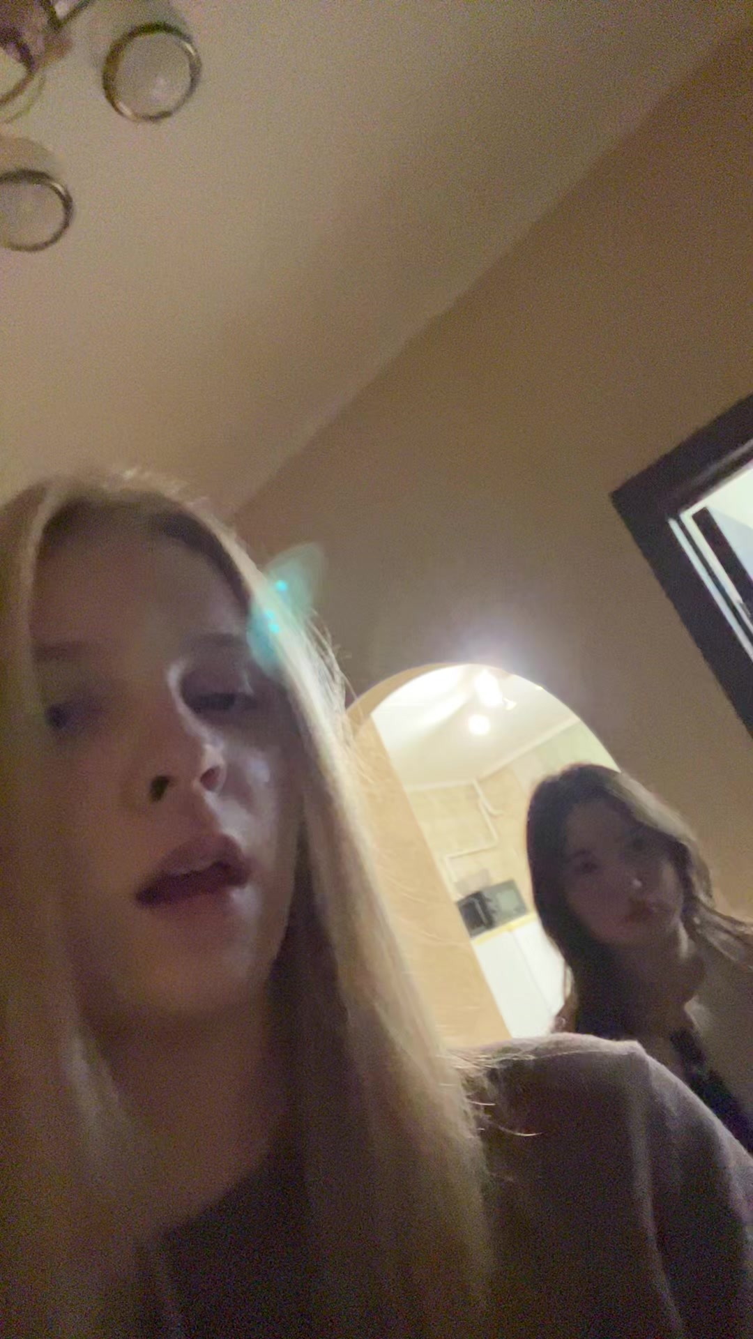 @𝐠𝐨𝐬𝐬𝐢𝐩 𝐠𝐢𝐫𝐥