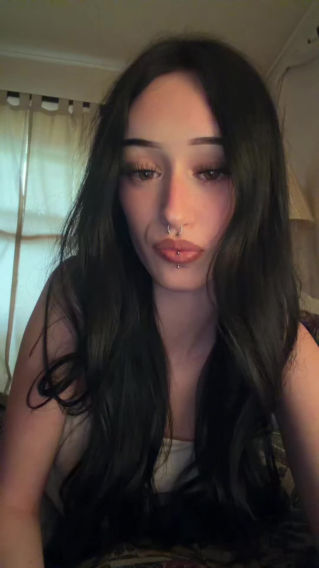@ur.crystal.gf