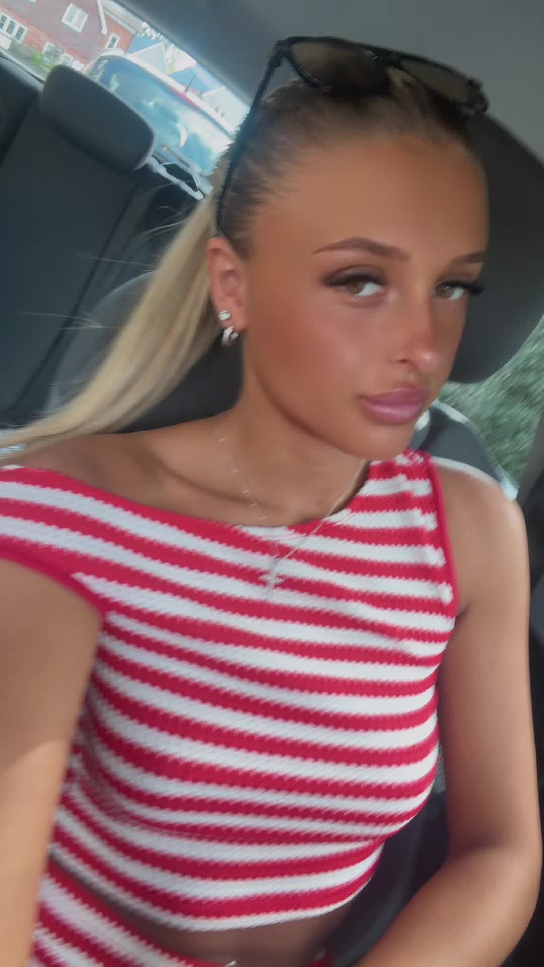 @Dem✨