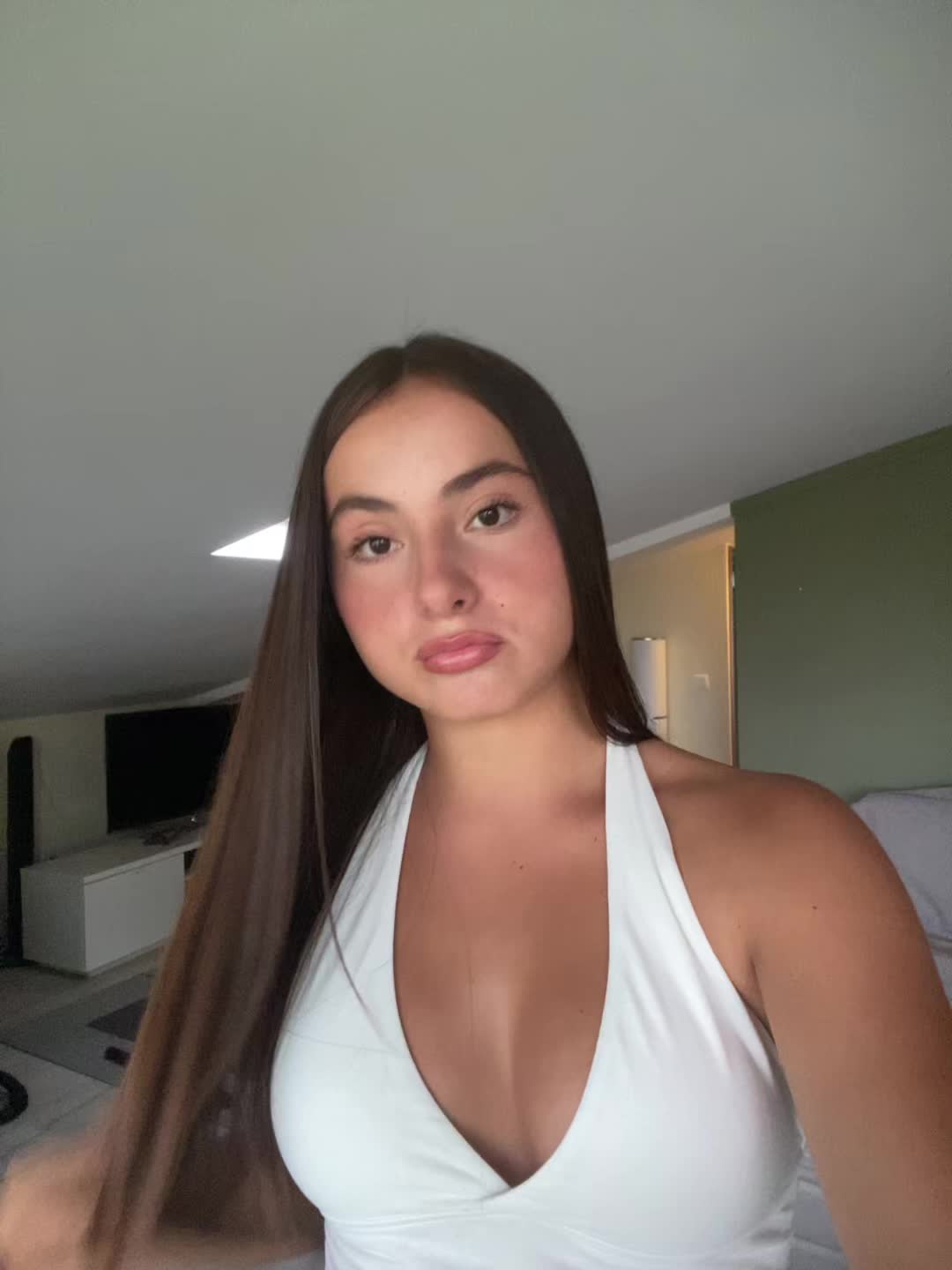 @_theodoraa__