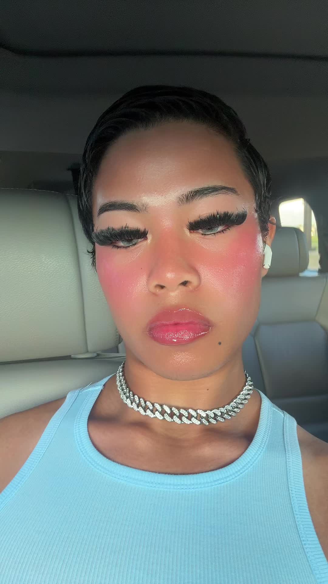 @Jo$h&iuml;