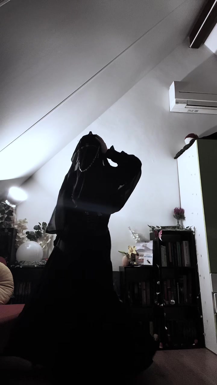 @screaming.into.the.voidd