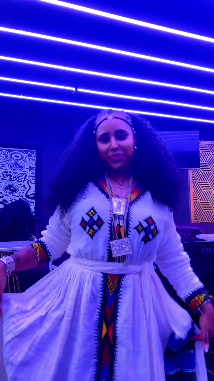 @ዚዚ / ዘውድ ሸማ 👸🦅