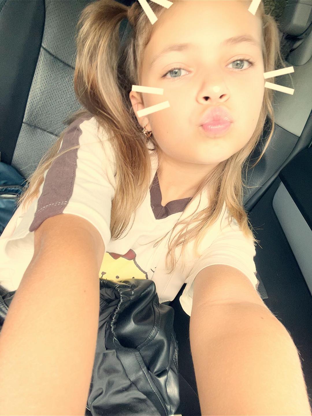@Анютка шафлка 💖💗