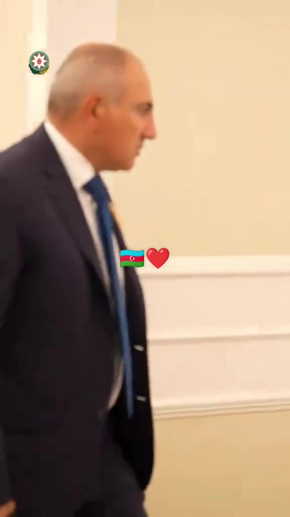 @G&ouml;r&uuml;nmezler_