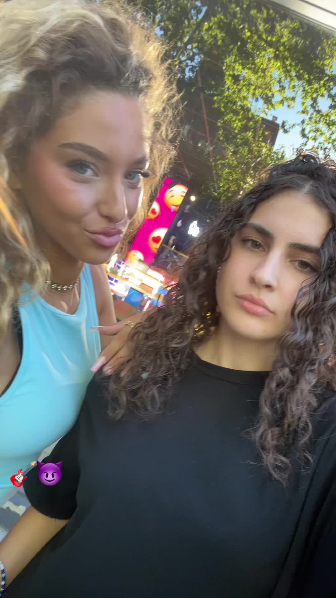@️