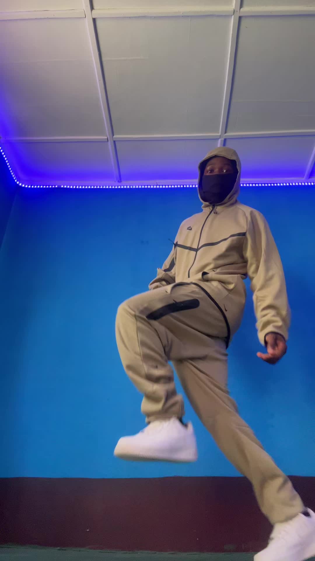 @𝐊𝐀𝐑𝐍𝐈𝐂𝐇𝐀𝐊🥷🏾🔫