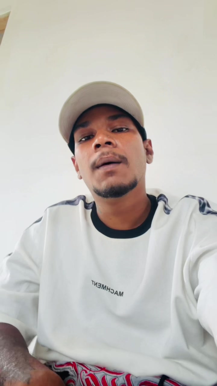 @𝐃𝐞𝐯𝐢  ♪