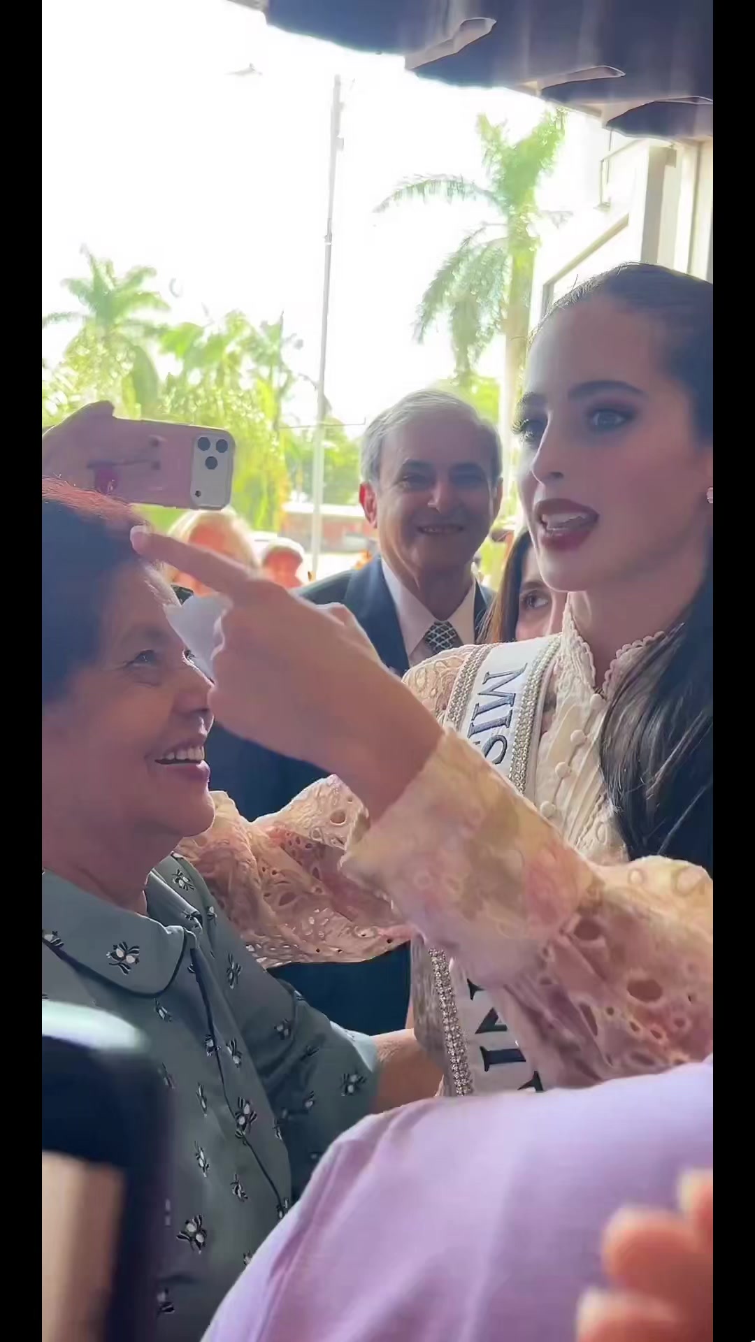@Todoporlacorona👑