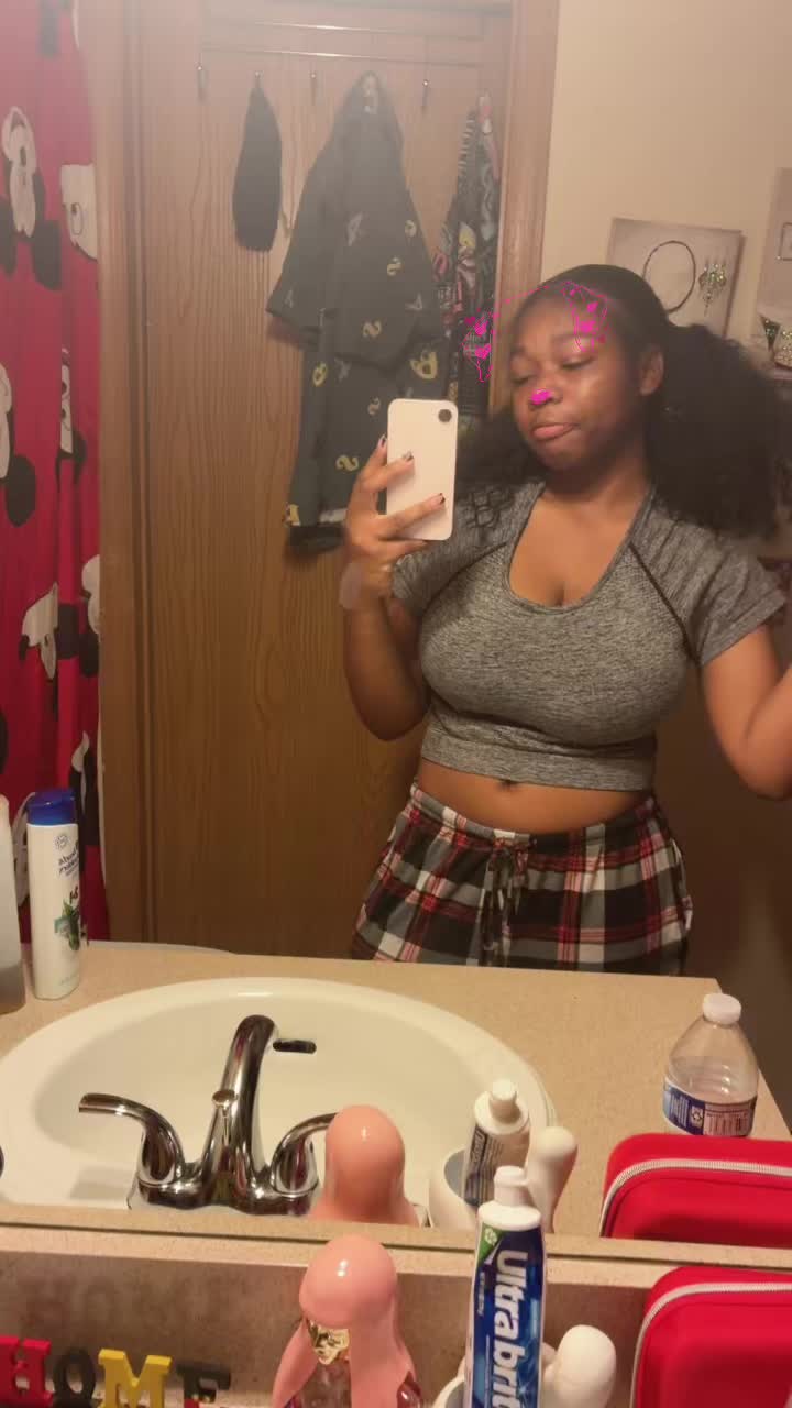 @👅.