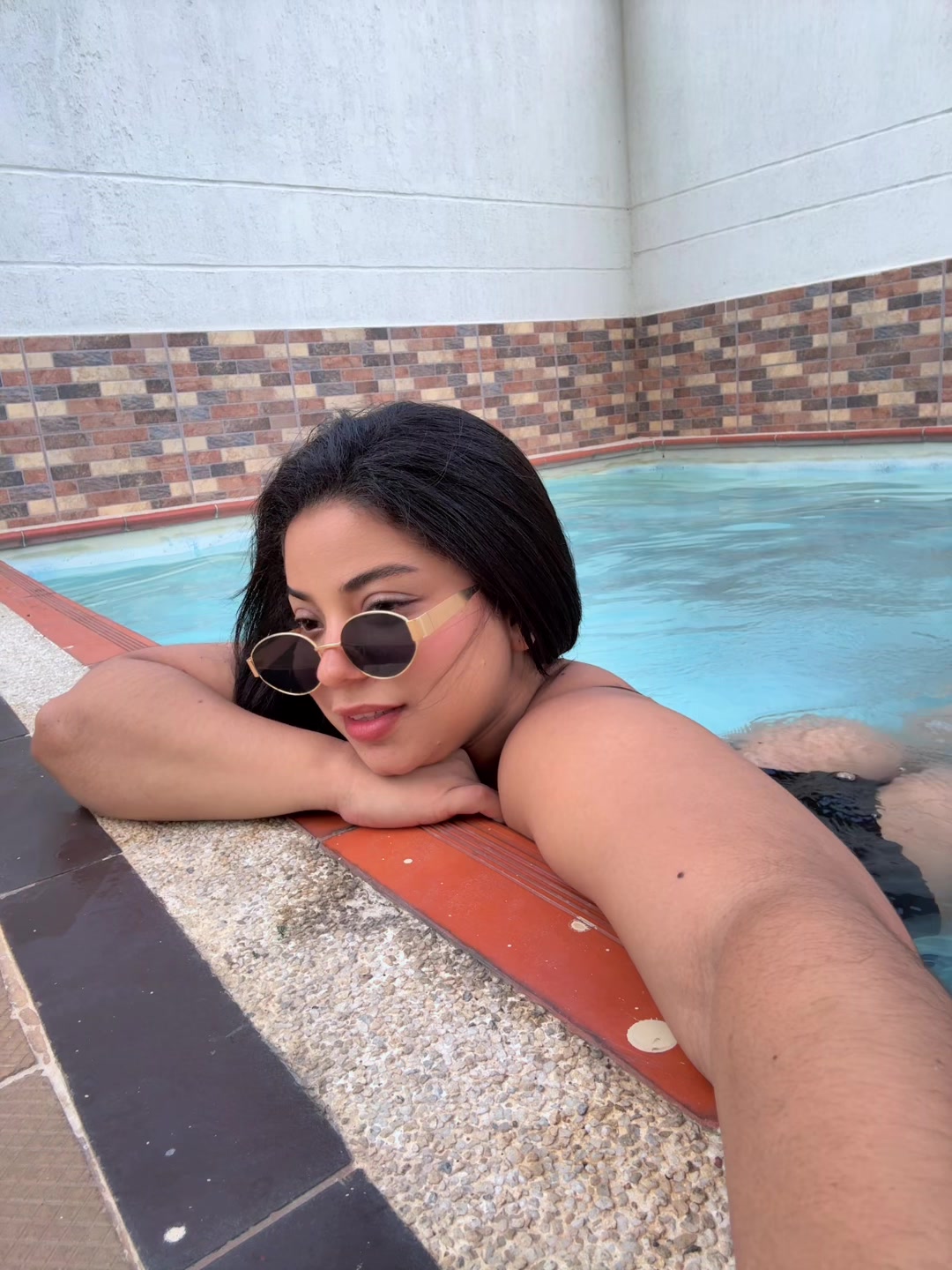 @PRISCILA