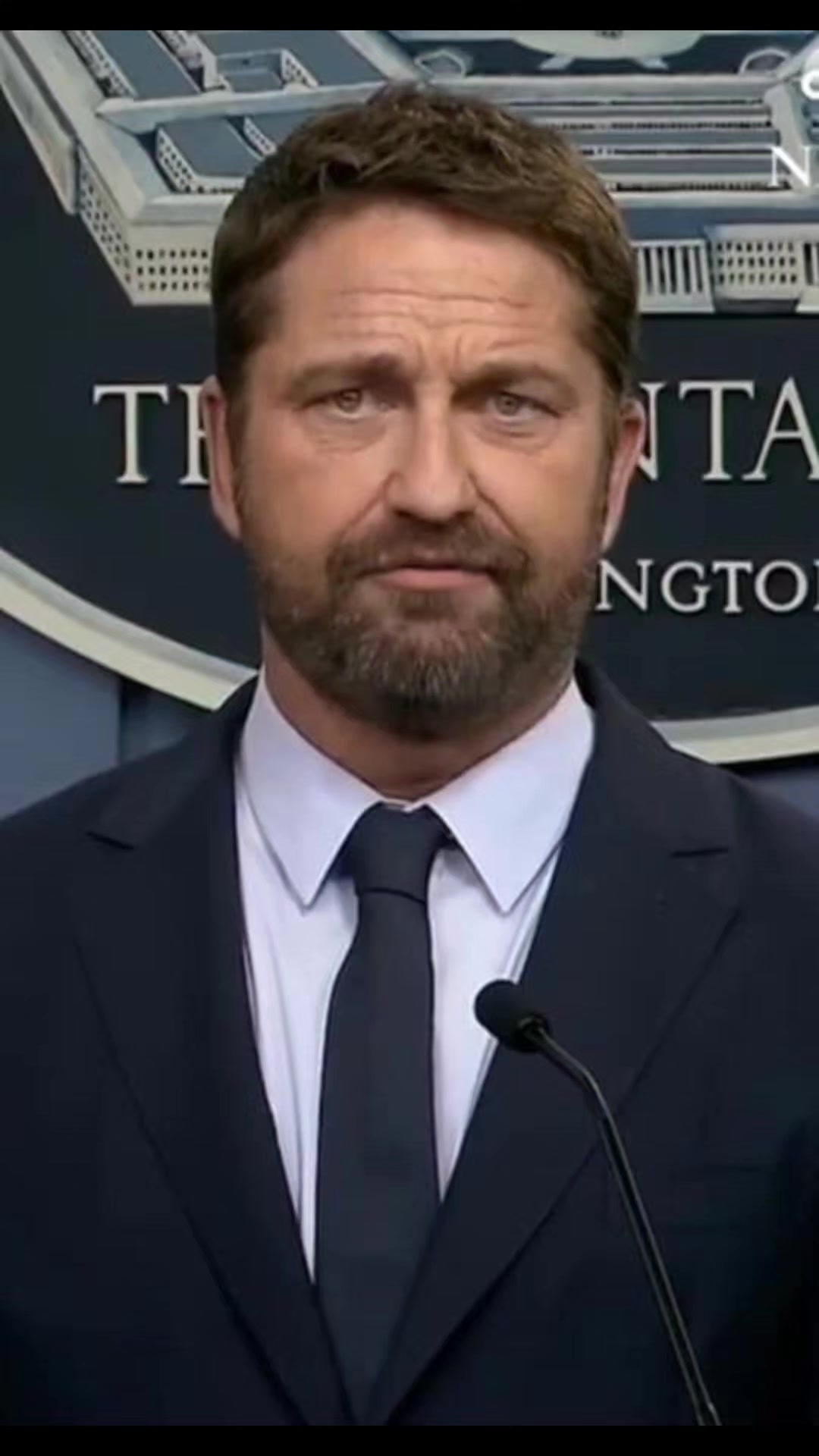 @Gerard Butler for real