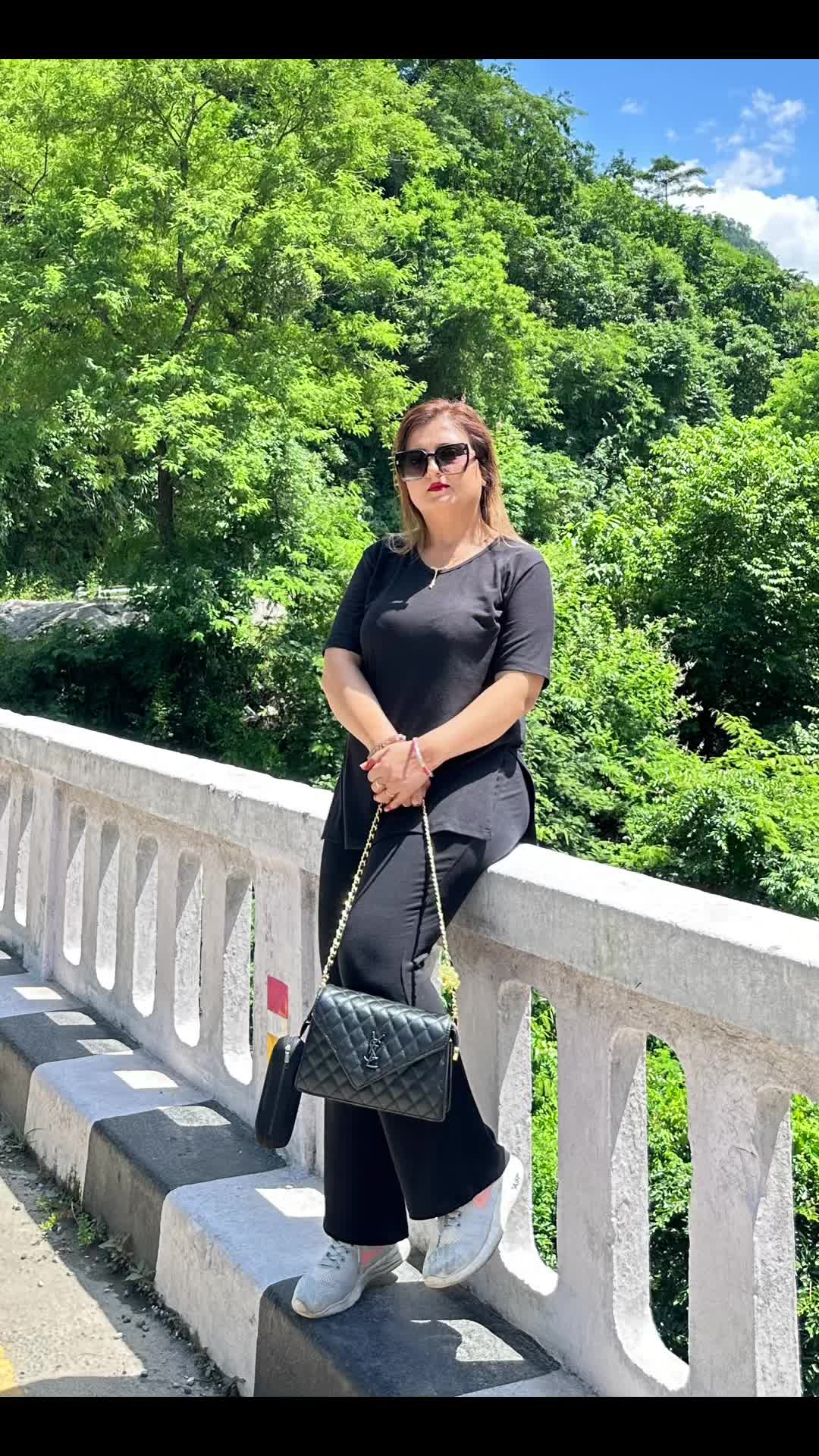 @aarti_kc 🧿