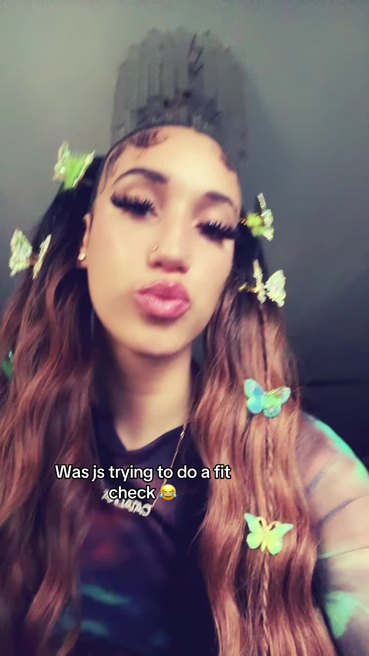 @Lightskinlesbo