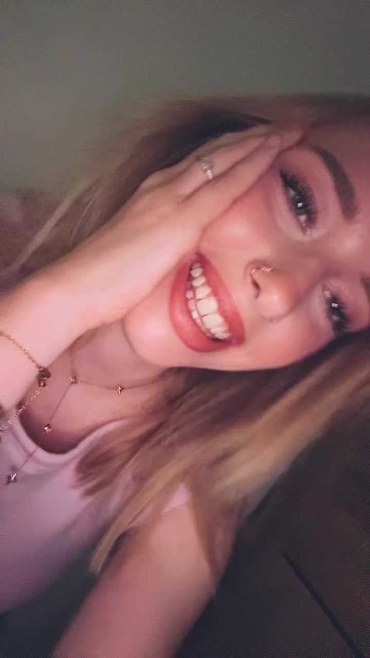 @𝒥𝑜𝓁𝑒𝑒𝓃𝑒 🍒
