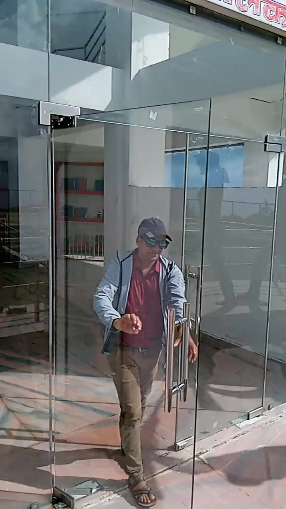 @girirajjaisi