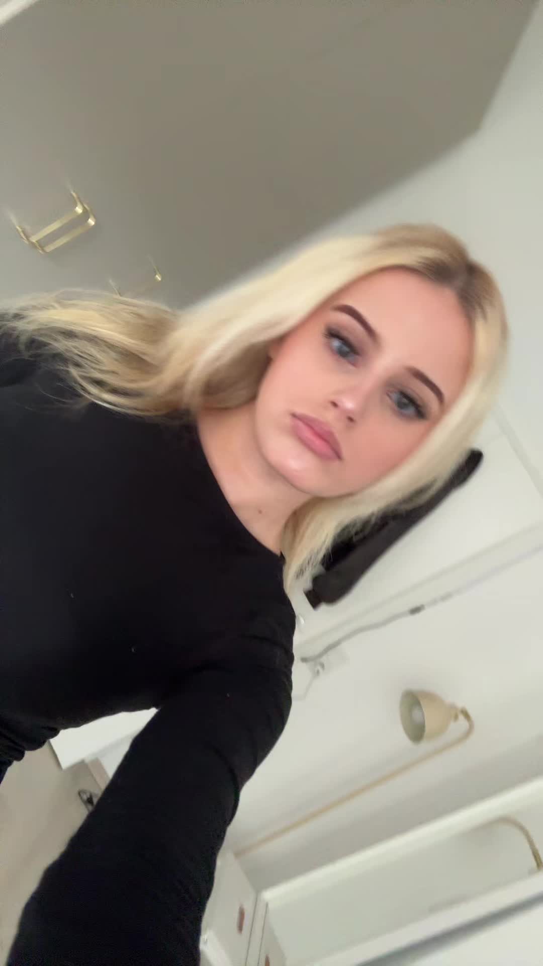 @𝐀𝐥𝐞𝐤𝐬𝐚-𝐀𝐲𝐥𝐞𝐞𝐧