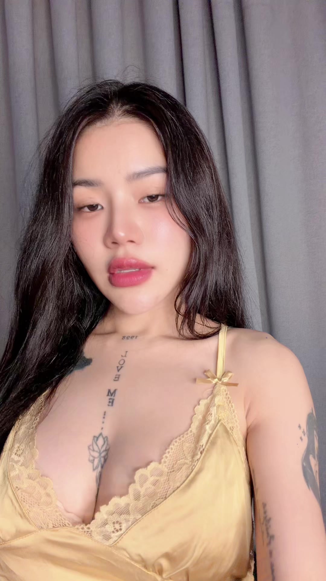 @♐️Tha zinoo🇲🇲王丽梅 🇨🇳5.7M✅