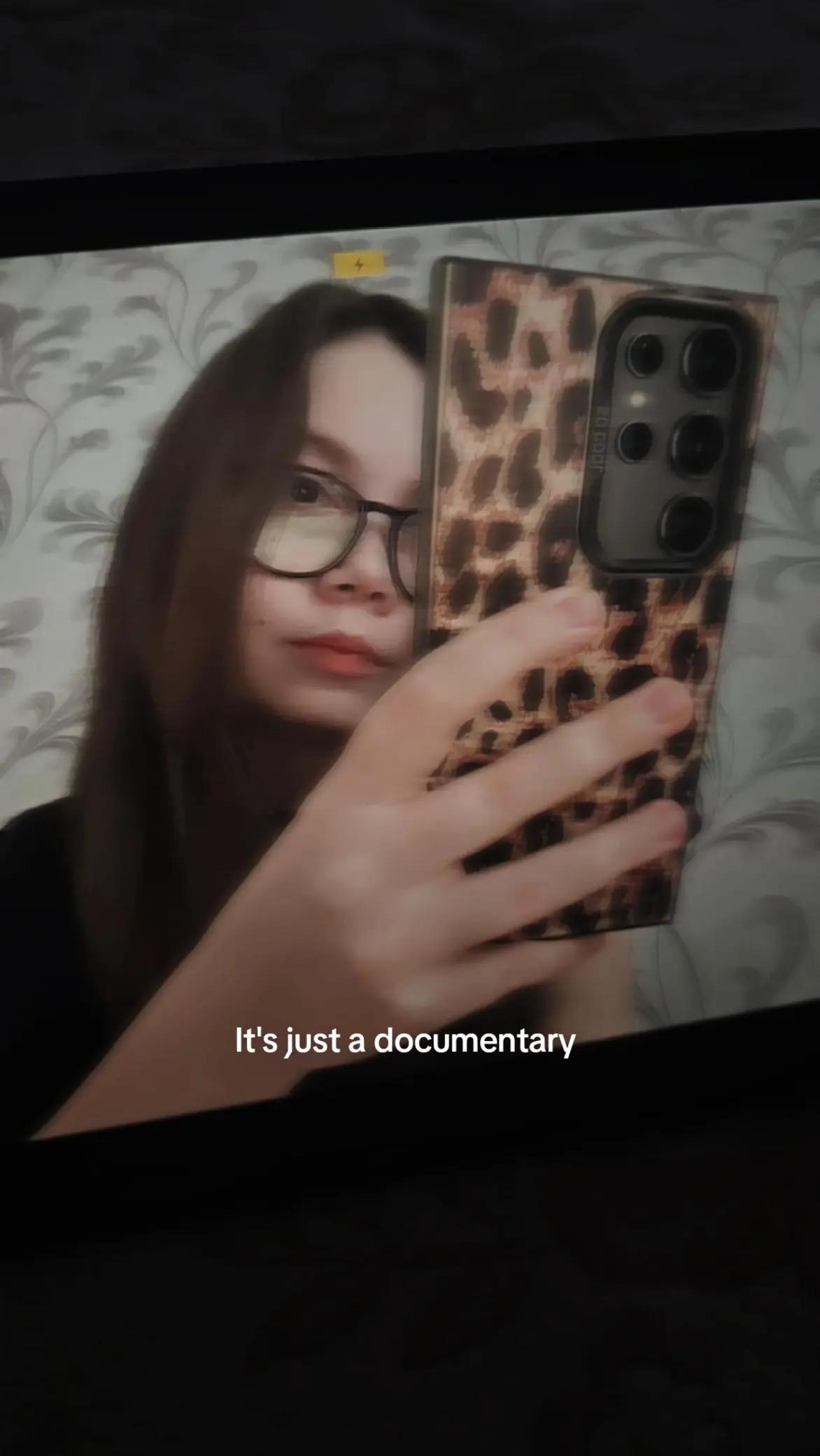 @adriana.ct⁴⟭⟬⁷