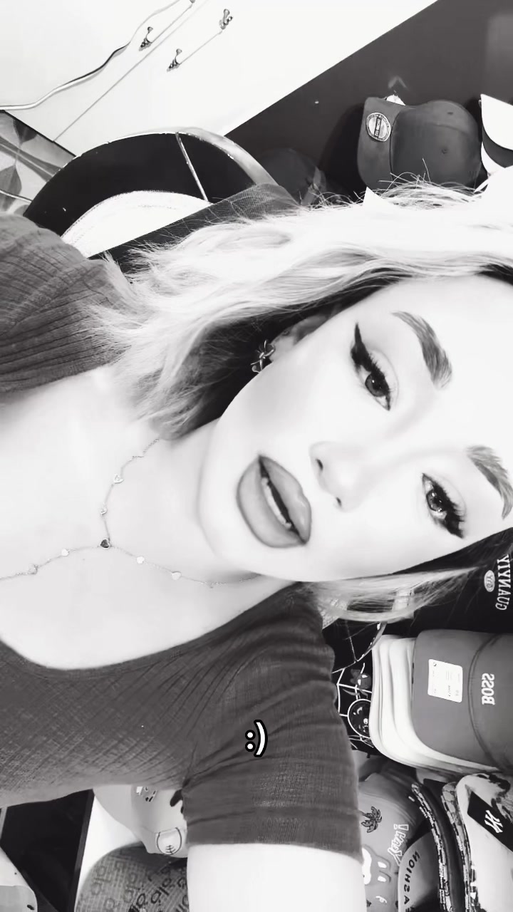 @𝑺𝒂𝒓𝒂🦦