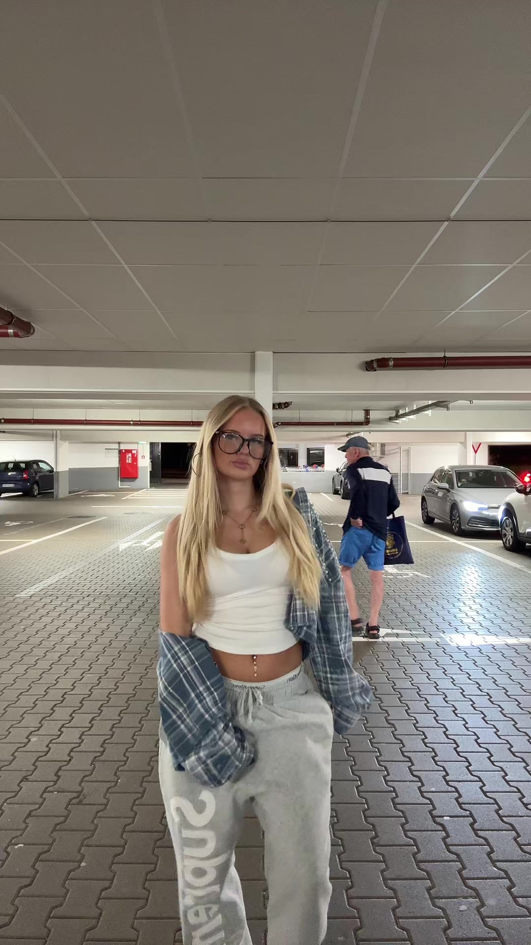 @𝑎𝑛𝑎𝑠𝑡𝑎𝑧𝑗𝑎