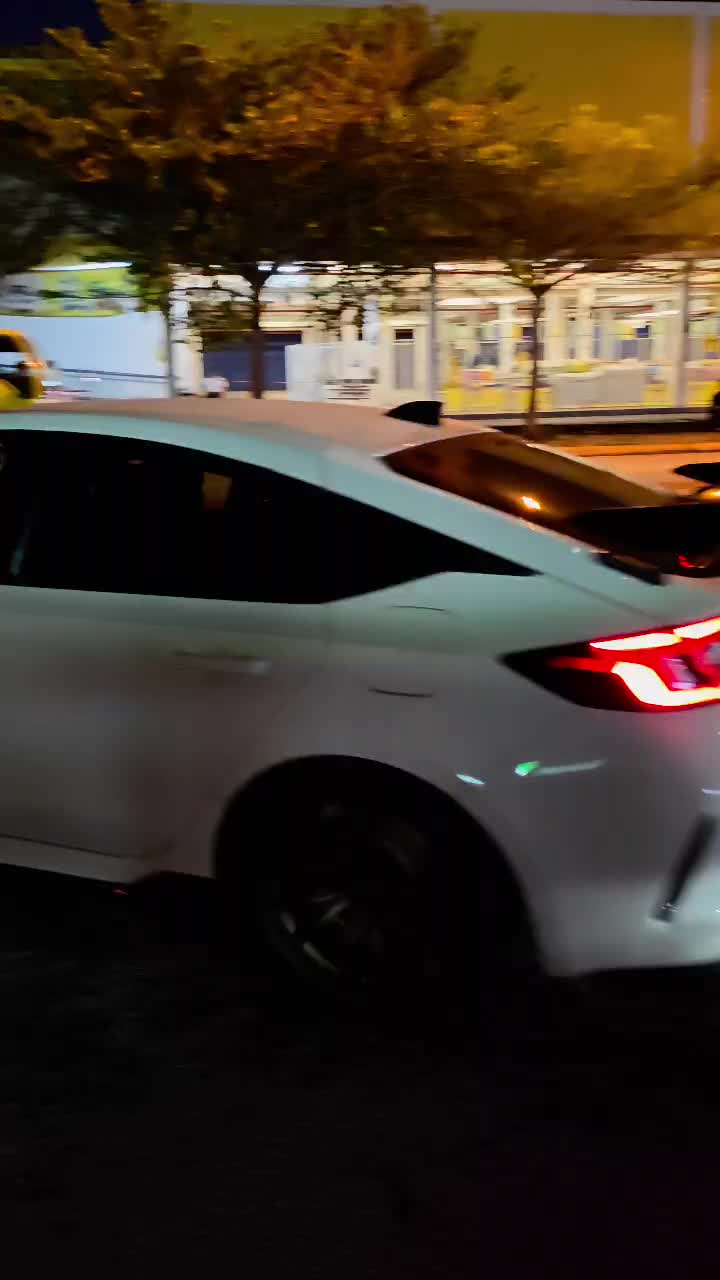 @Bengkel Tangan Kiri