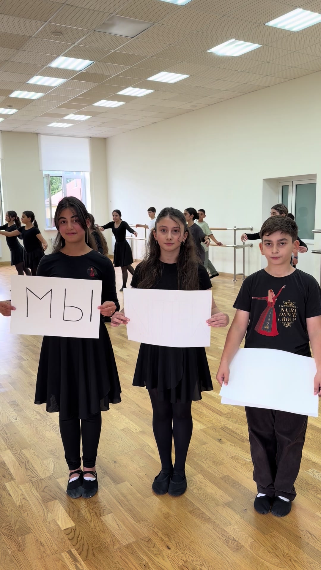 @nairi_dancegroup