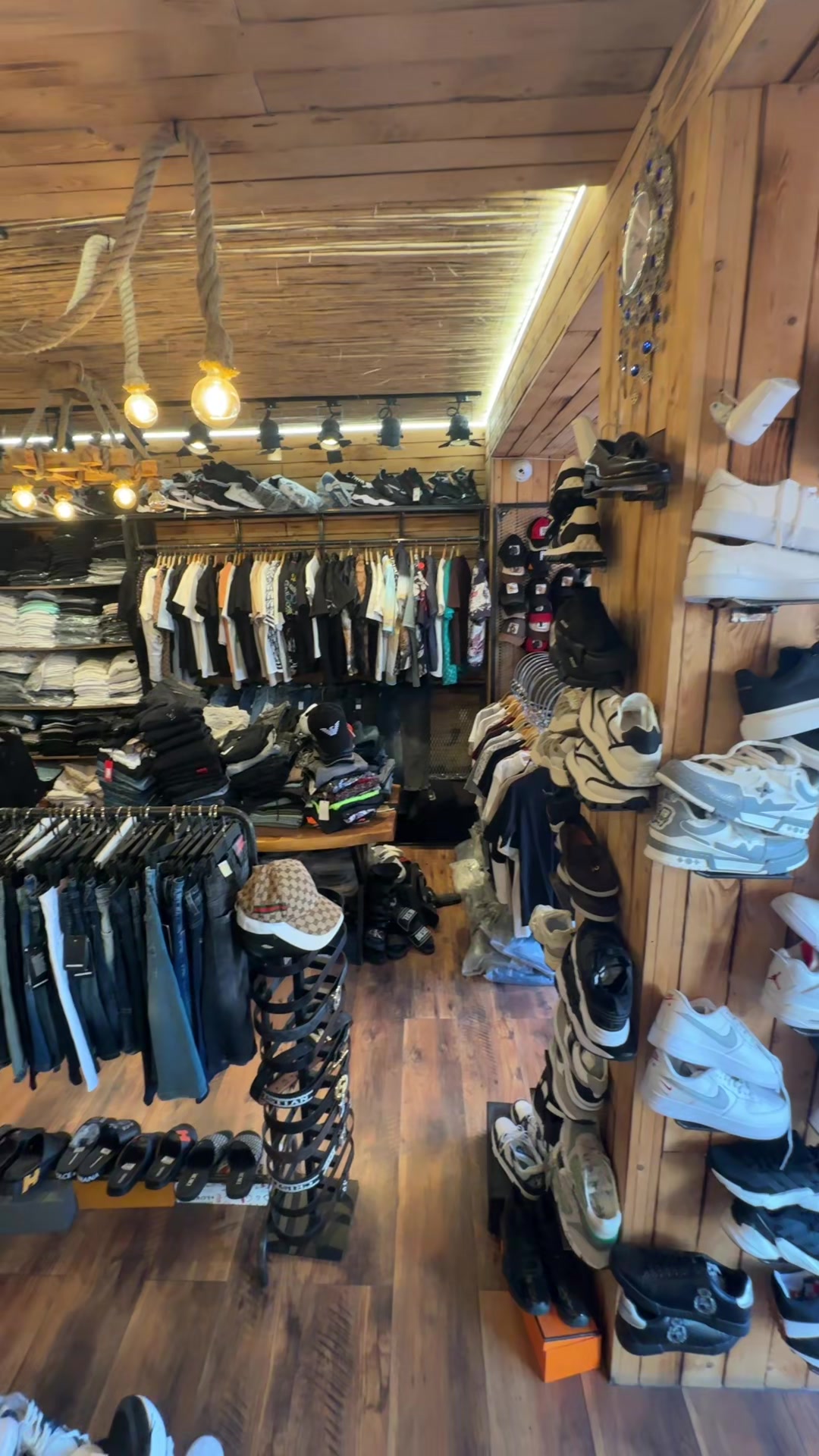 @Ueslibutik