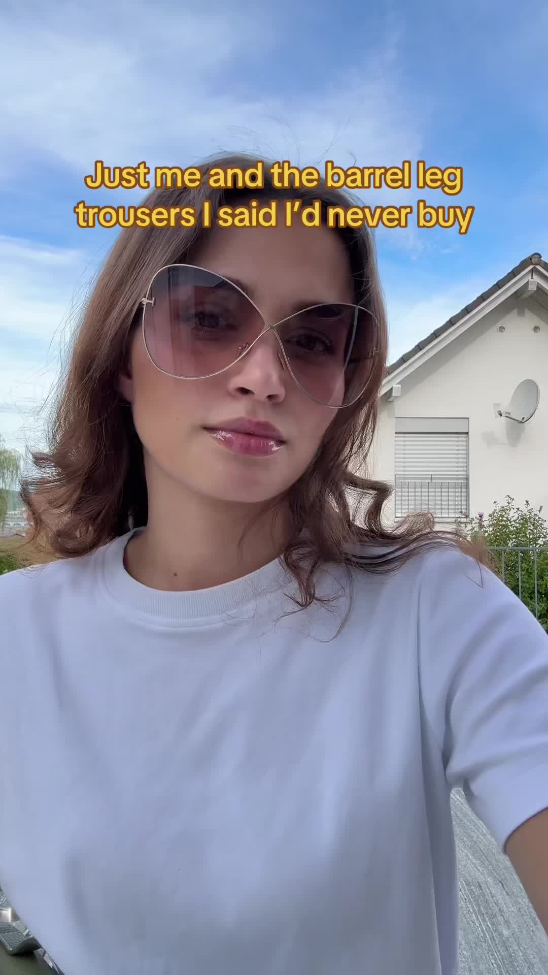 @Basicela_