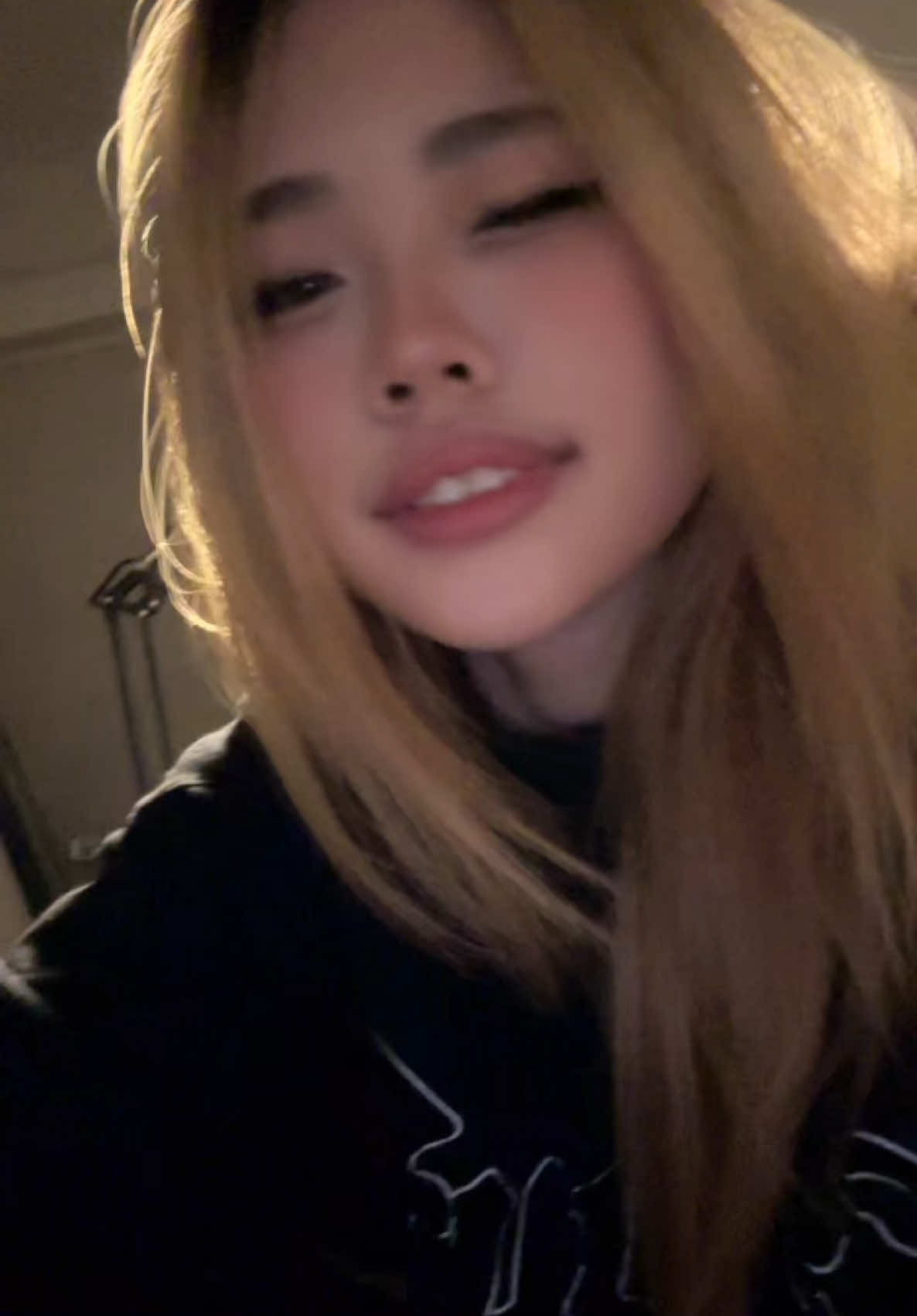 @khloye.c