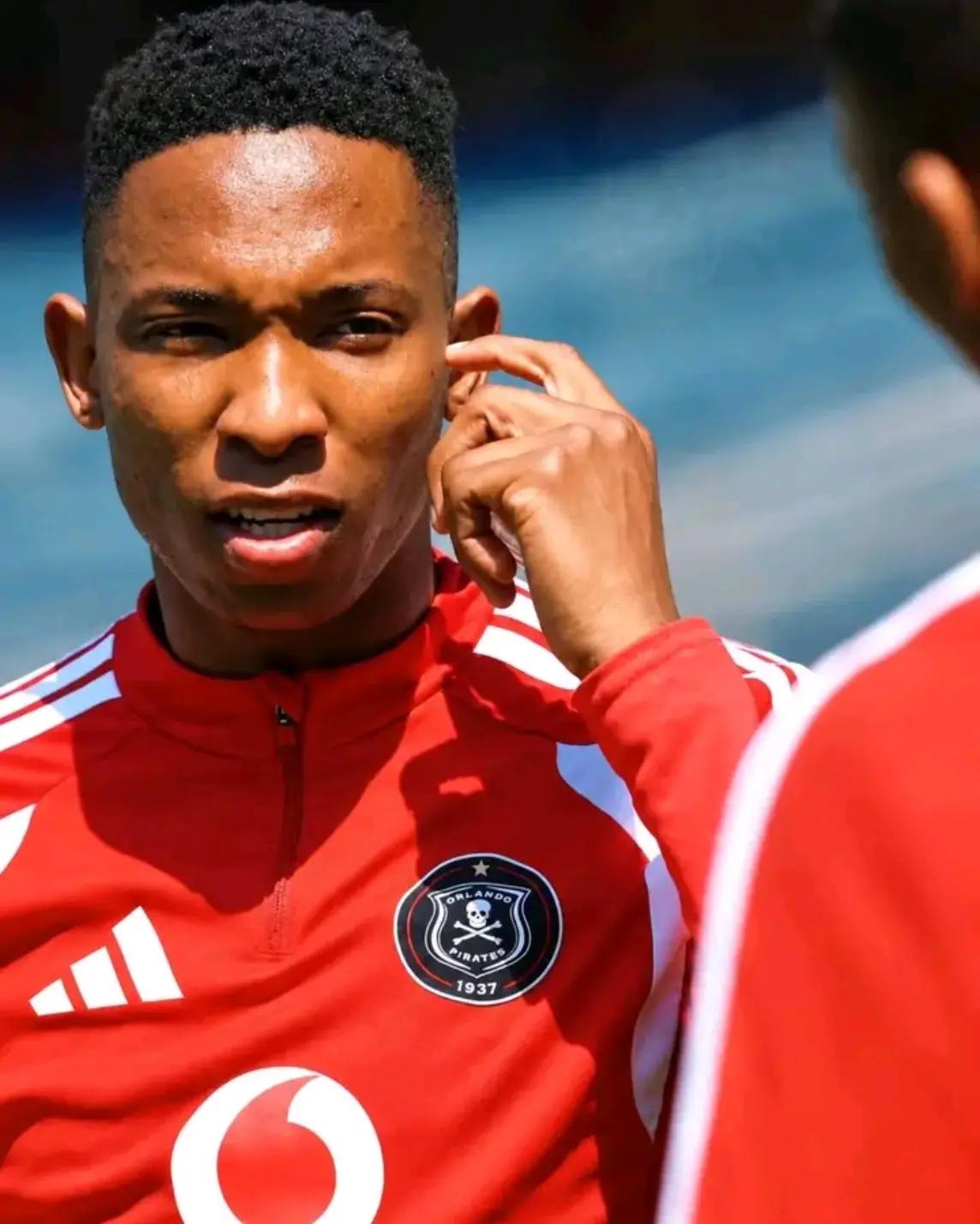 @#ORLANDO PIRATES FAN$