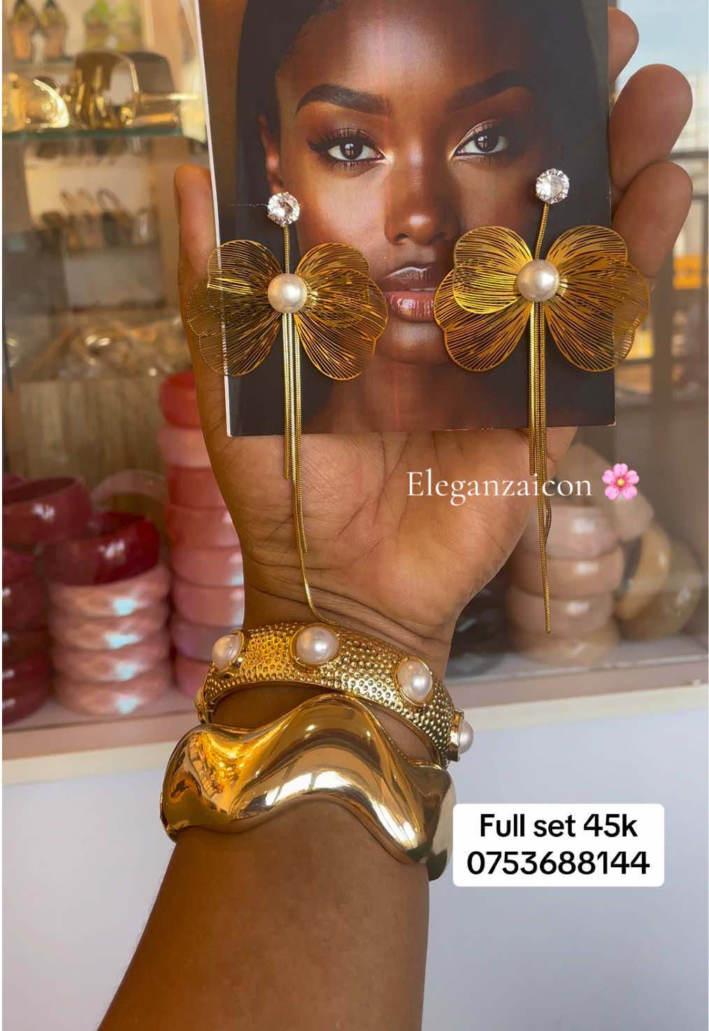@ELEGANZAicon-jewelry/bag/heels
