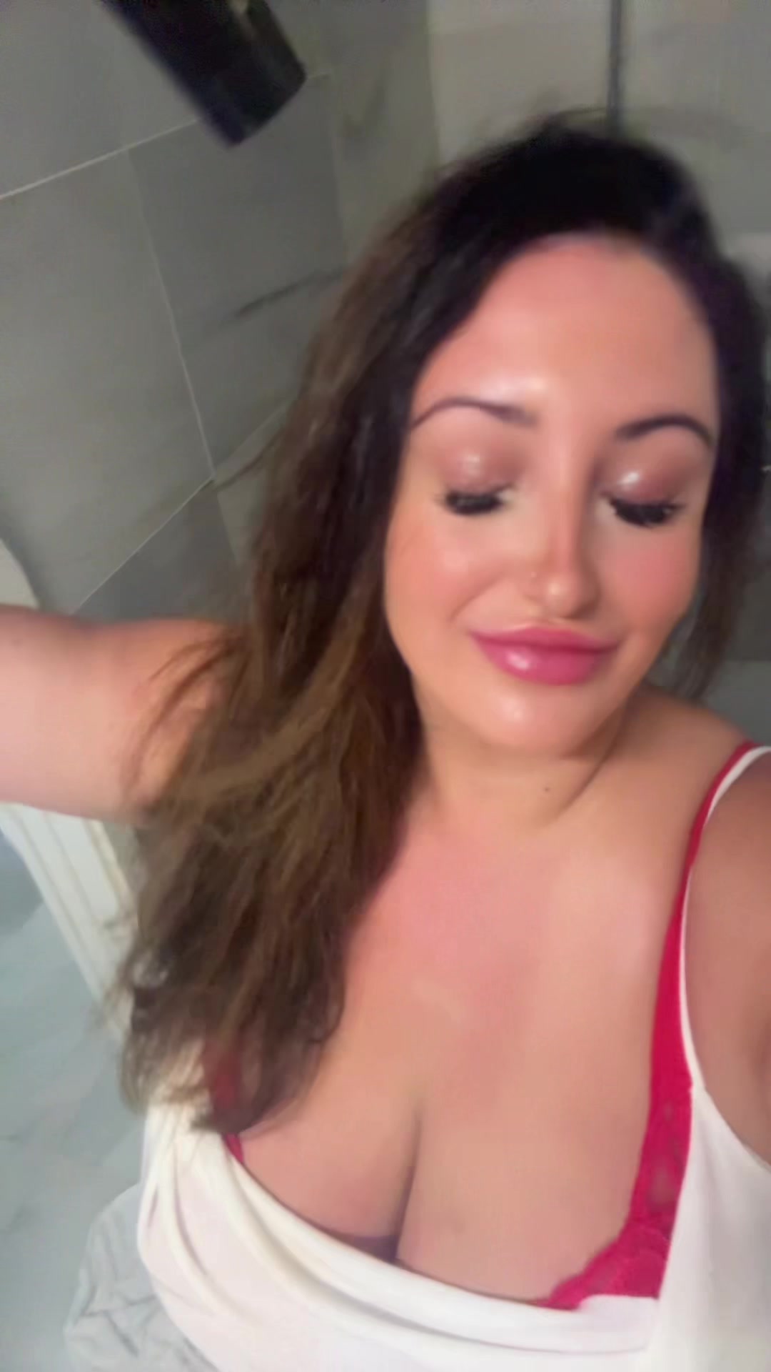 @0StephyB