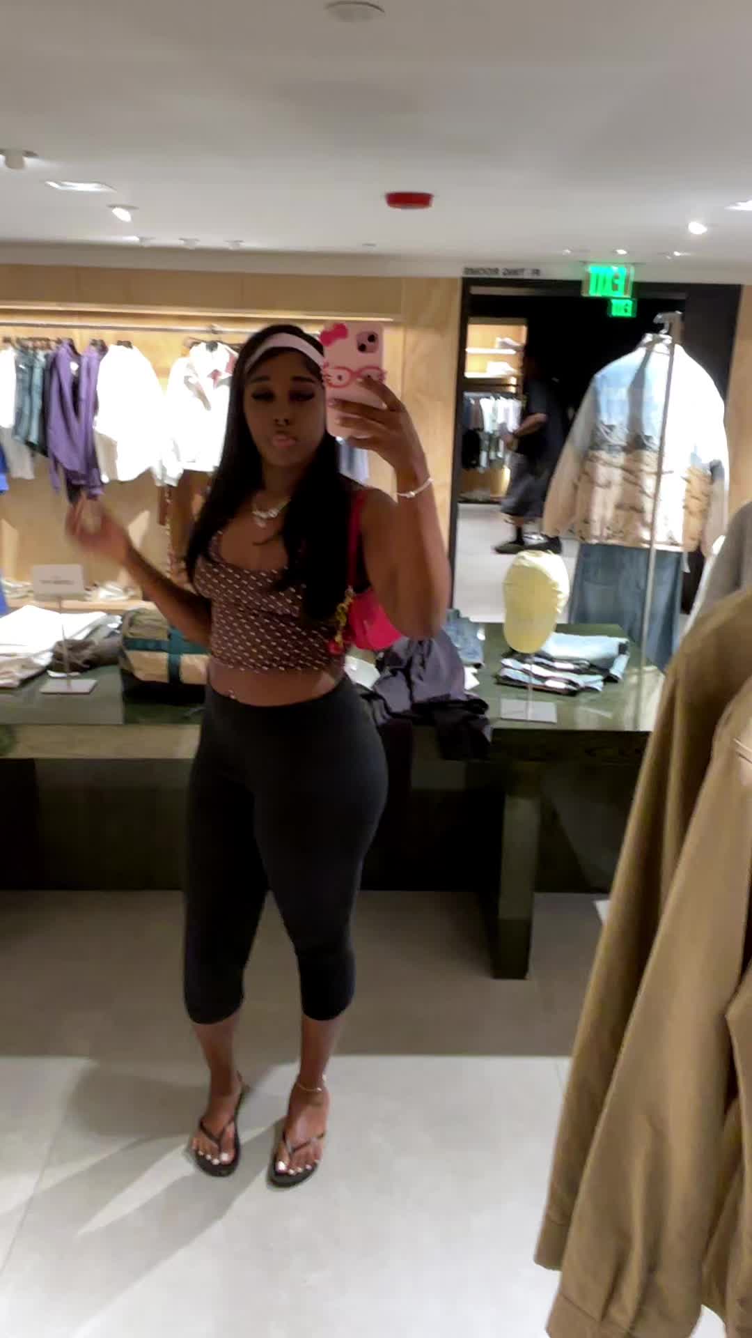 @≽^&bull;༚&bull; ྀི≼