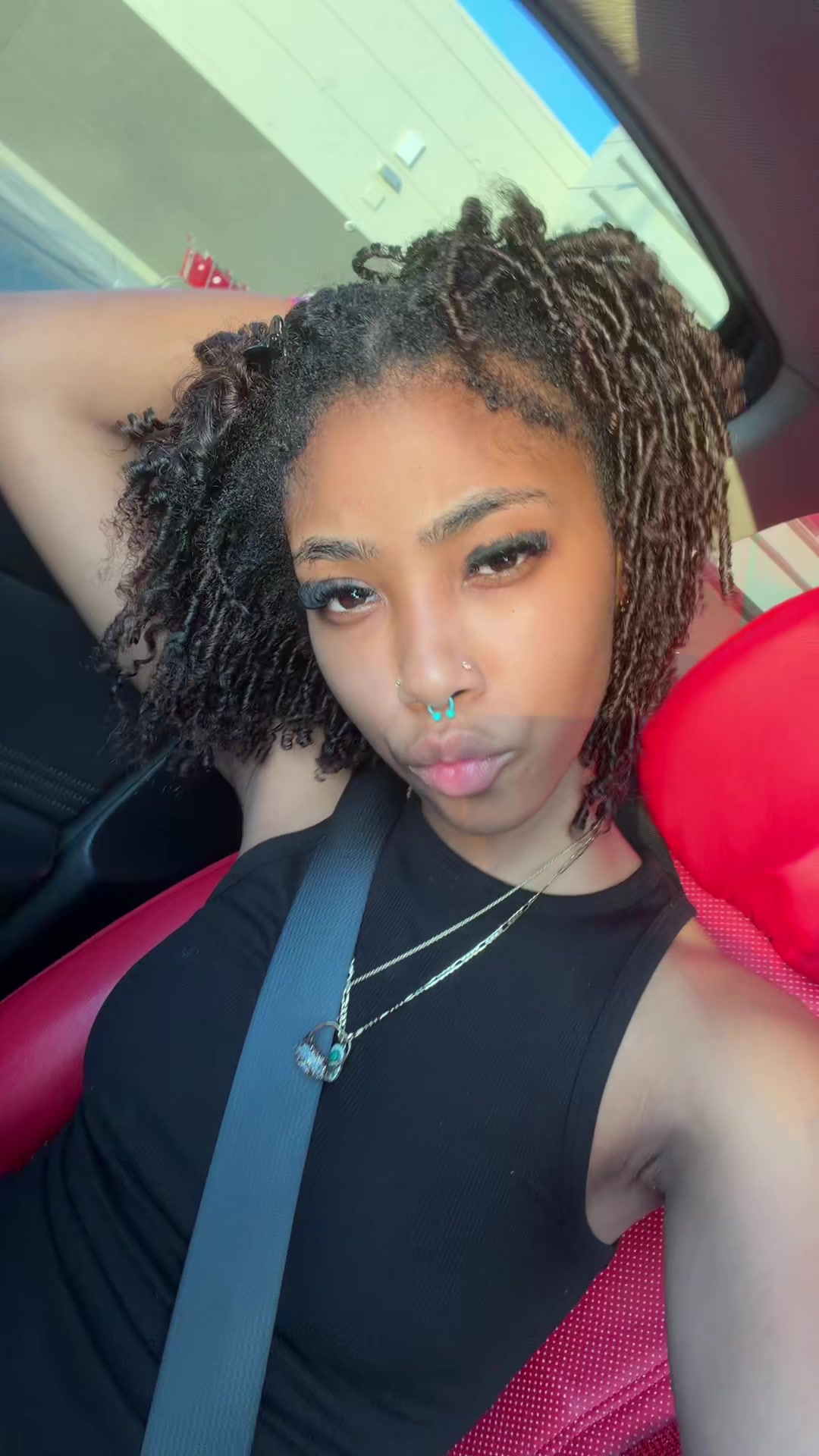 @Ari👁️