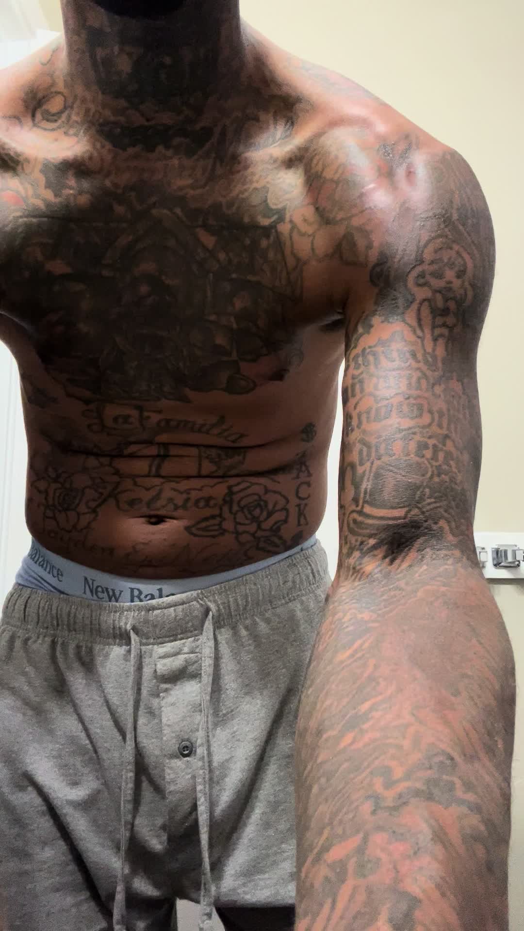 @theejamesneil