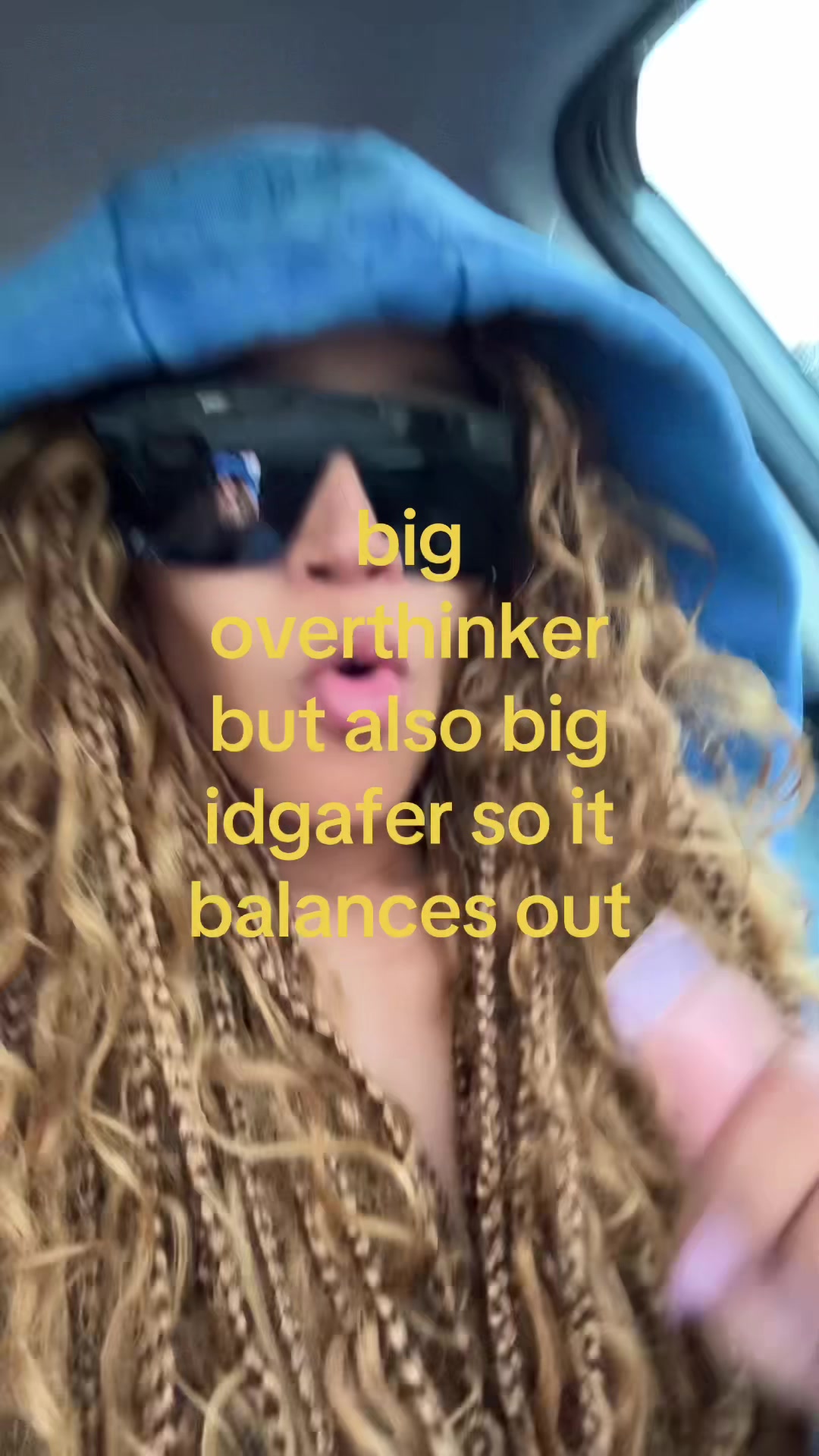 @Holly B | Lifestyle + Laughs