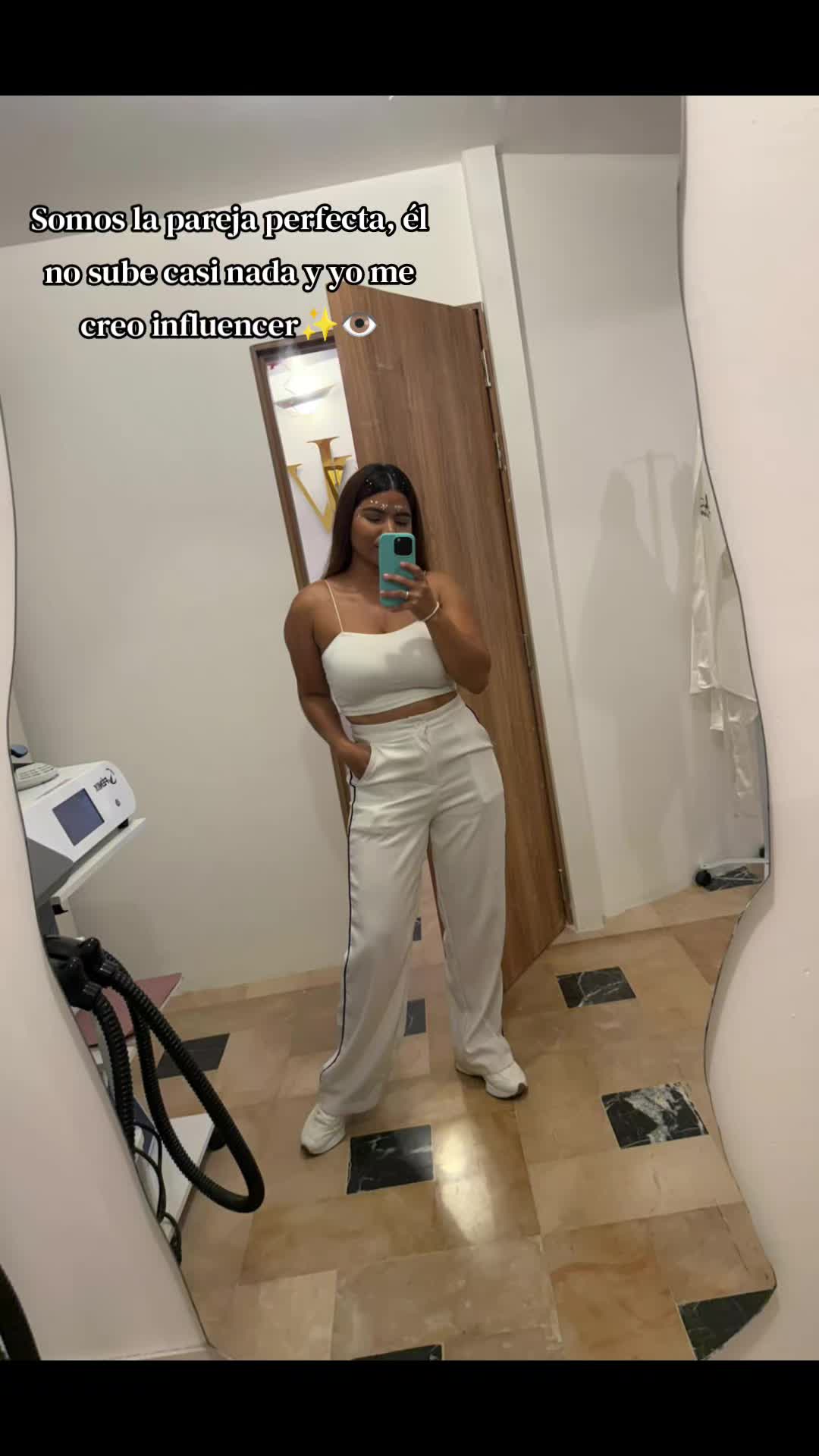 @NICOLE MENDOZA🍕🏖️