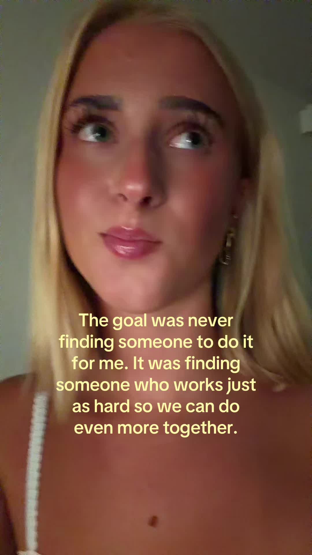 @theelliebarker
