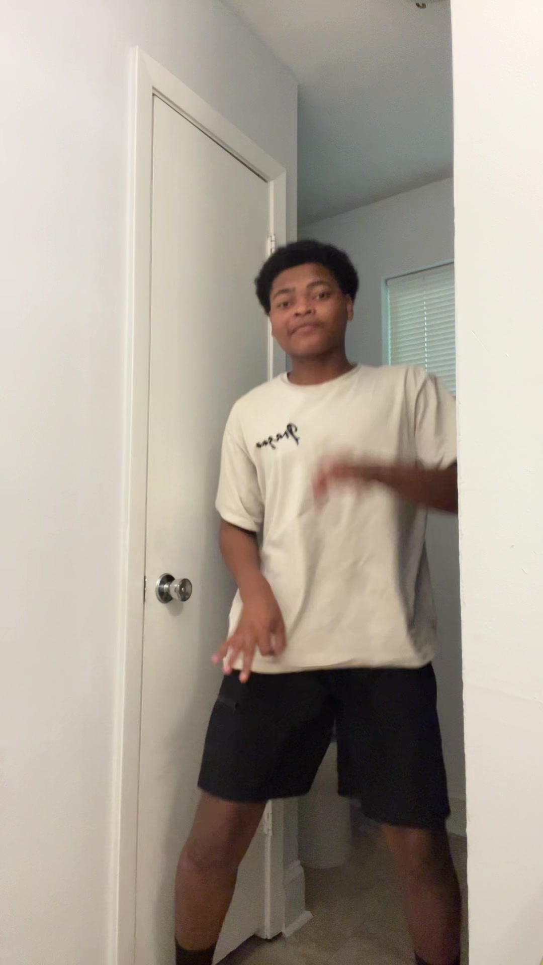 @𝐃𝐄𝐄𝐋𝐀𝐅𝐑𝐎𝐆 🏄🏾&zwj;♂️
