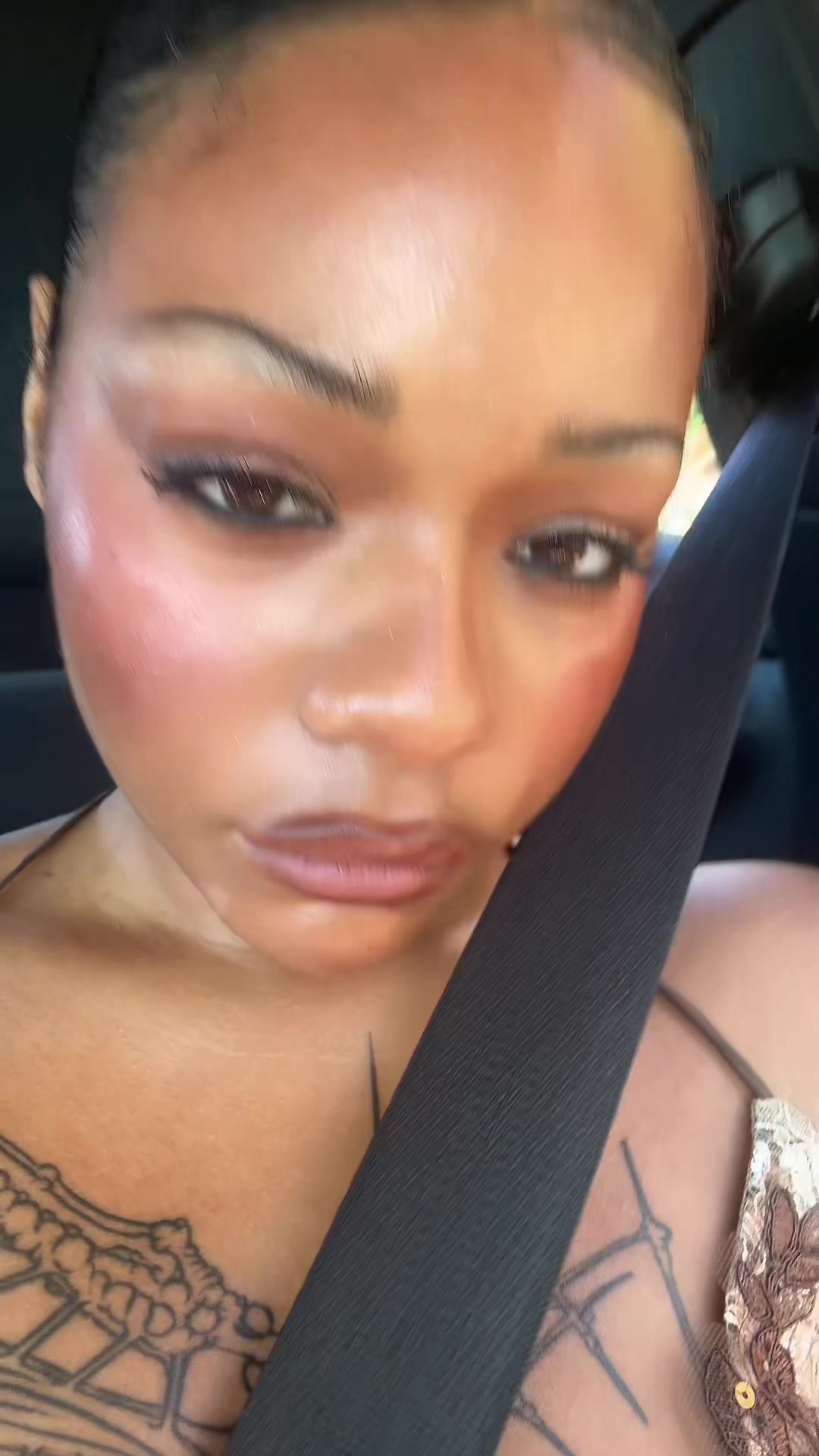 @girlnxtdoor