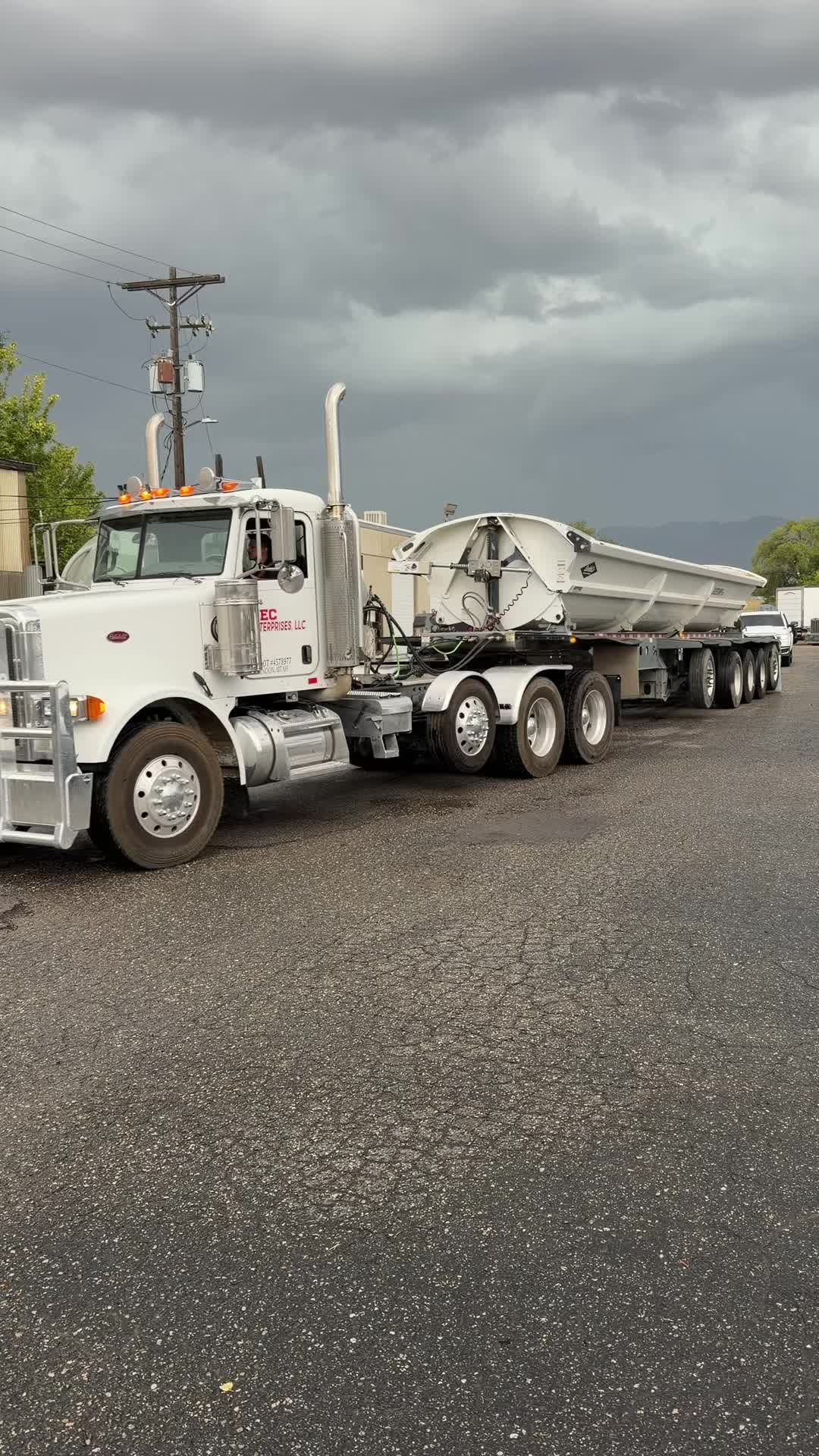 @Western Truck & Trailer