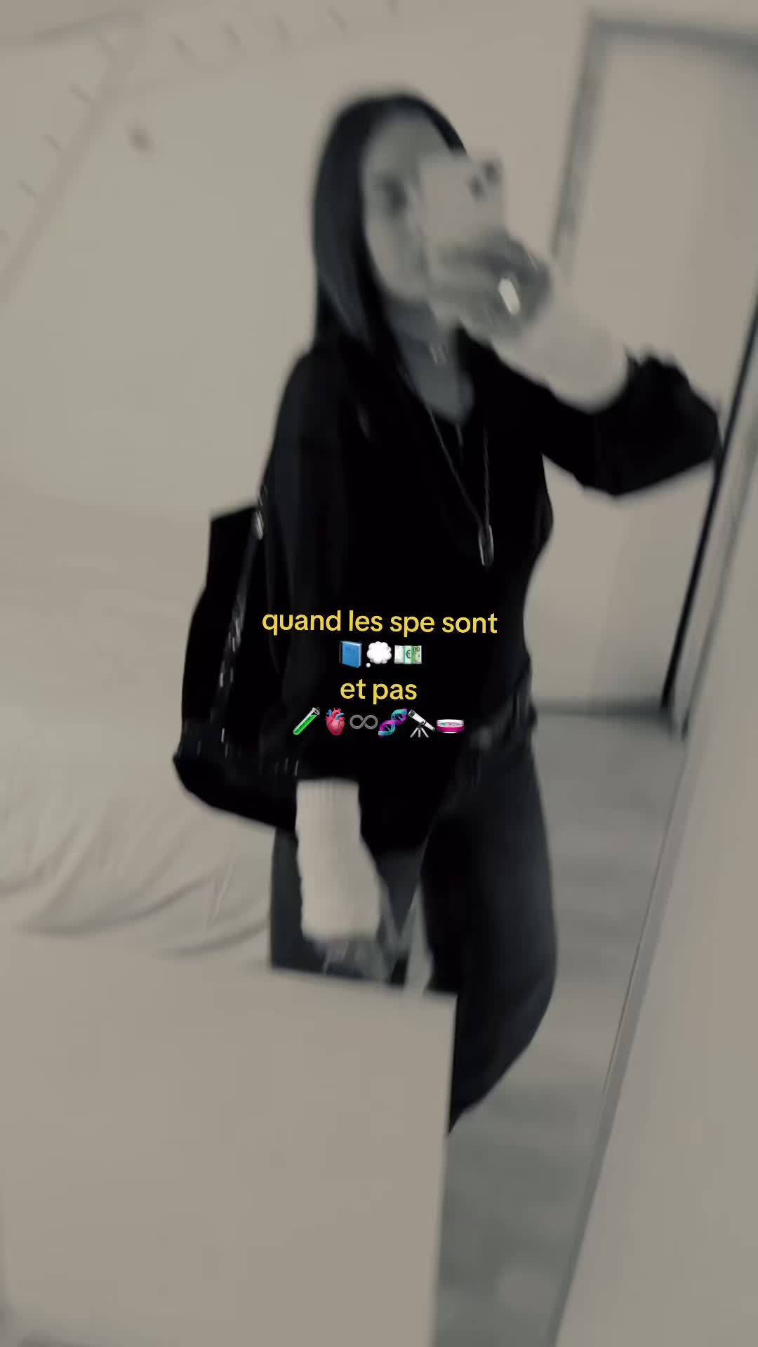 @lizzie ✰