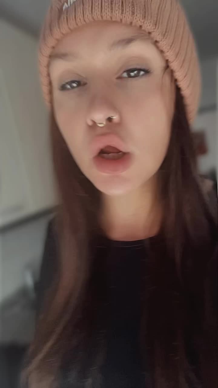 @★ 🎀𝓥𝓪𝓷𝔂🎀 ★