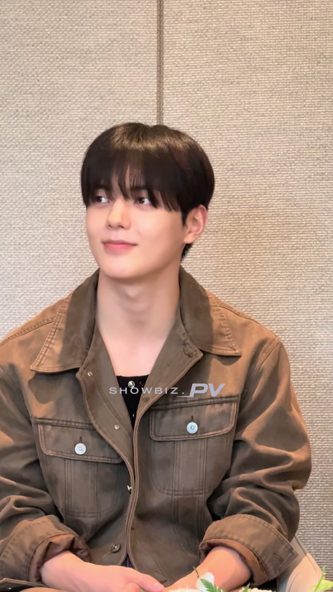 @Showbiz (PV)
