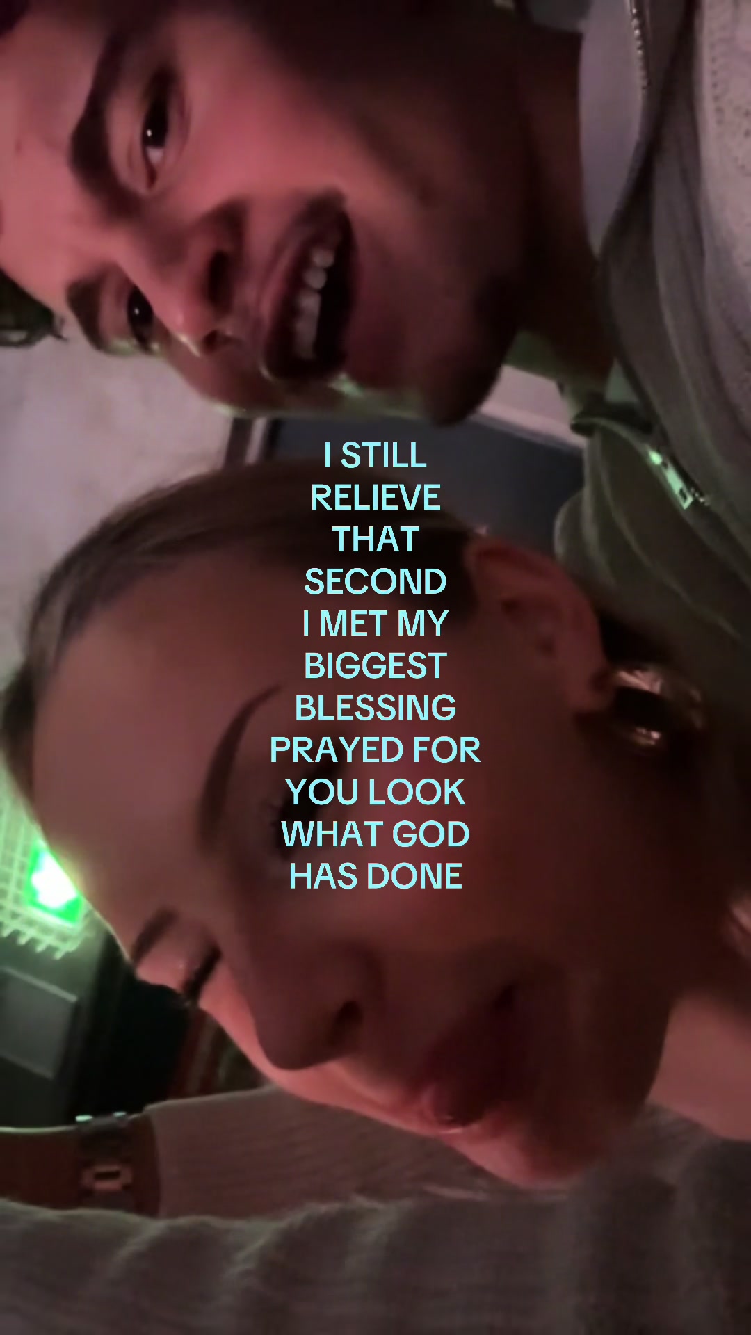 @JULIE ANT&Oacute;NIA