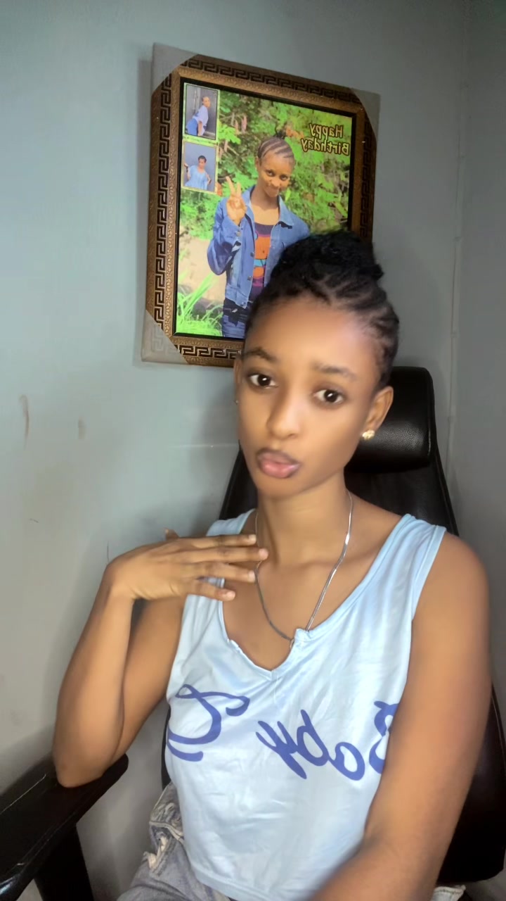 @Olamide🦋✨💙