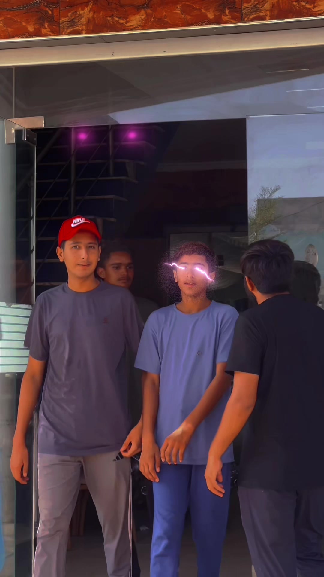 @Ali &𝑯𝒂𝒎𝒛𝒂 😶&zwj;🌫️