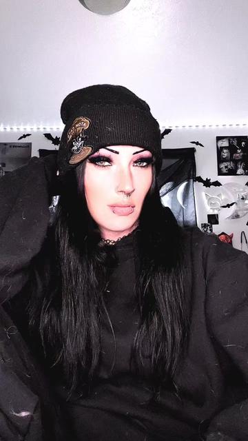 @𝕶𝖆𝖗𝖑𝖞🥀✨🖤
