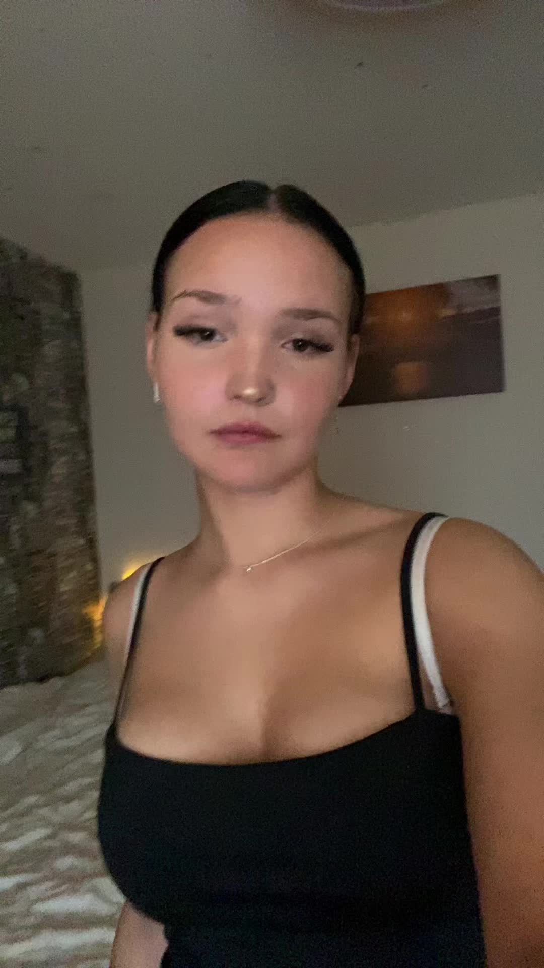 @𝐄𝐥𝐥𝐢𝐧𝐨𝐫 𝐥𝐞𝐡𝐧